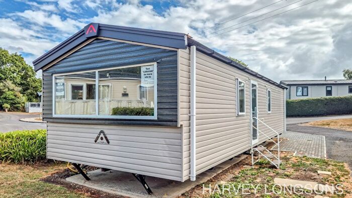 2 Bedroom Park Home For Sale In Hook Lane, Warsash, Southampton, SO31