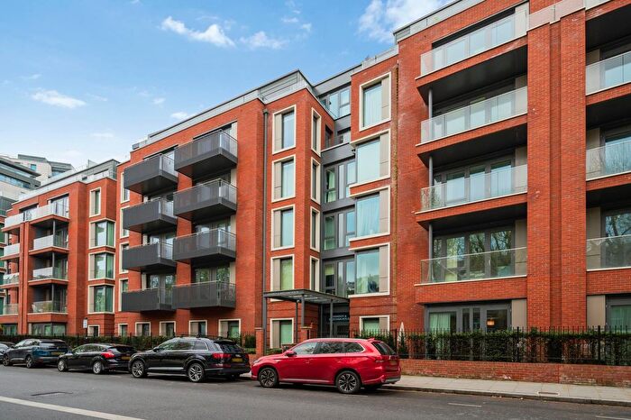 2 Bedroom Flat For Sale In Handley House, Glenthorne Road, W6