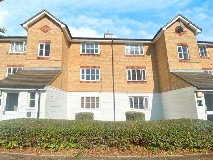 1 Bedroom Flat To Rent In Chipstead Close, Sutton, SM2