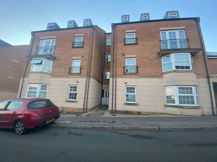 2 Bedroom Flat To Rent In Stowe Drive, Bilton, Rugby, CV22