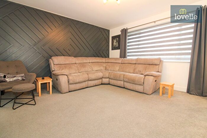 3 Bedroom Semi Detached House For Sale In Vampire Road, Manby, LN11