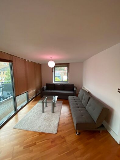 2 Bedroom Flat To Rent In Chillingworth Road, London, N7