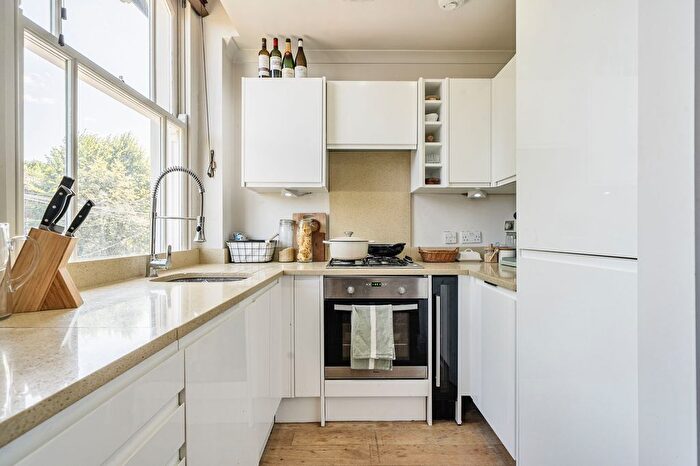 1 Bedroom Flat To Rent In Tyrwhitt Road, London, SE4