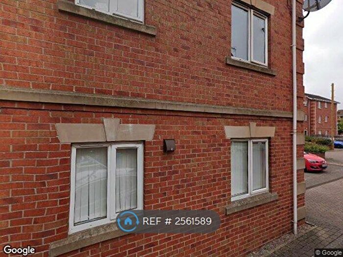 2 Bedroom Flat To Rent In Lock Keepers Court, Hull, HU9