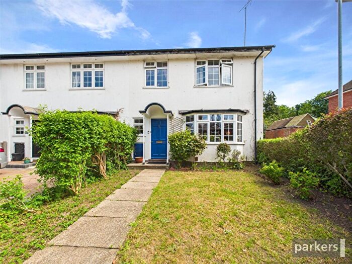 3 Bedroom End Of Terrace House To Rent In Western Elms Avenue, Reading, Berkshire, RG30