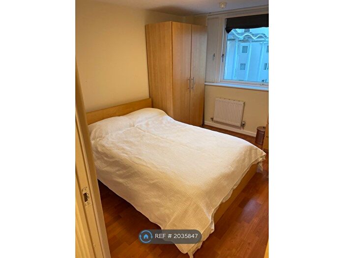 2 Bedroom Flat To Rent In Royal Quay, Liverpool, L3