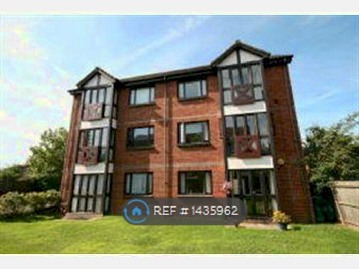 1 Bedroom Flat To Rent In Portland Place, Epsom, KT17