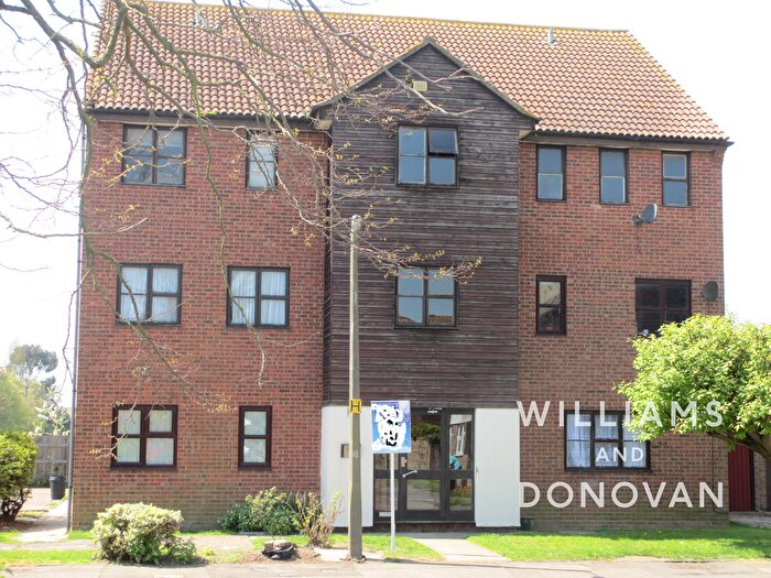 Studio To Rent In Herongate, Shoeburyness, SS3
