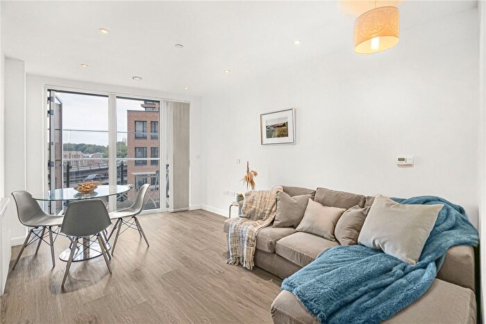 1 Bedroom Flat To Rent In Wandle Road, Croydon, CR0