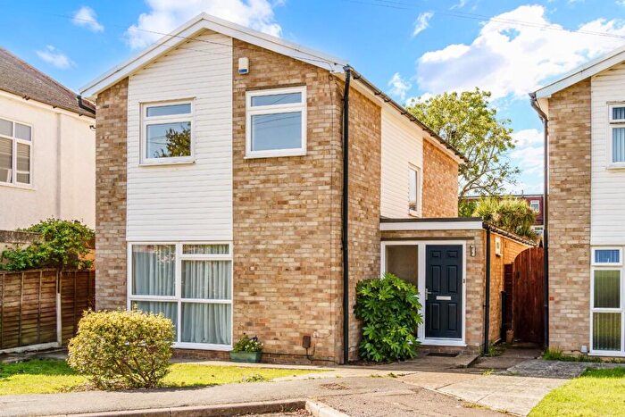 4 Bedroom Detached House For Sale In Haymer Gardens, Worcester Park, KT4