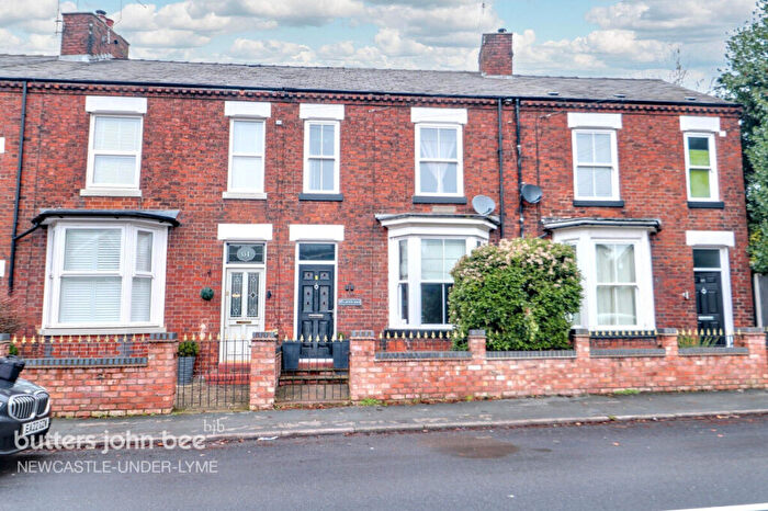 4 Bedroom Town House To Rent In Lawton Road, Stoke-on-trent, ST7