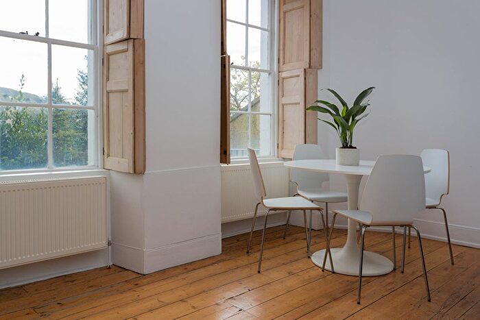 2 Bedroom Flat To Rent In Grosvenor Place, Larkhall, Bath, BA1