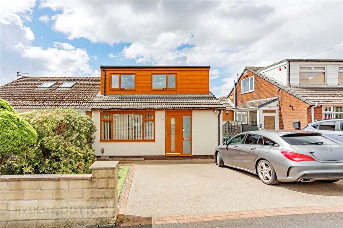 3 Bedroom Semi-Detached House For Sale In Carr House Road, Springhead, Saddleworth, OL4