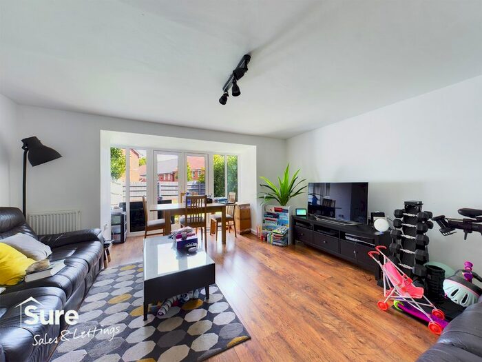 4 Bedroom Semi-Detached House To Rent In Admiral Avenue, Hemel Hempstead, Hertfordshire, HP2