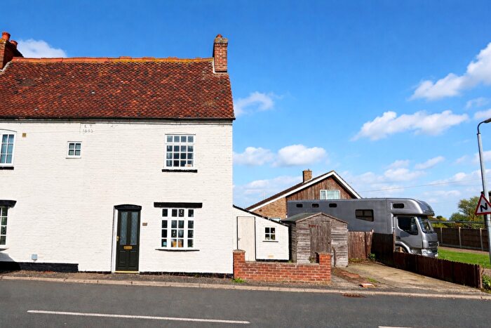 1 Bedroom Cottage For Sale In Lower Shelton Road, Marston Moretaine, Bedford, MK43
