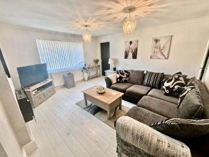 2 Bedroom Flat To Rent In Bryn Moreia, Llywcoed, Aberdare, CF44