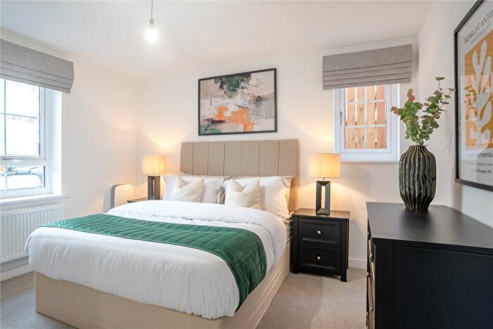 2 Bedroom Apartment For Sale In Quarter Jack Park, Wimborne, Dorset, BH21