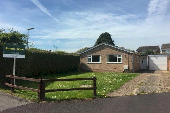 3 Bedroom Detached Bungalow To Rent In Turner Close, Salisbury SP2