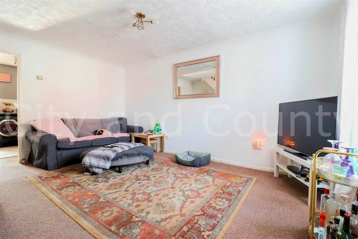 3 Bedroom Semi-Detached House To Rent In Uldale Way, Gunthorpe, Peterborough, PE4