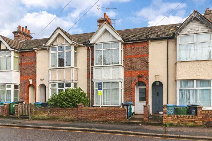 3 Bedroom Terraced House For Sale In Cassio Road, Watford, WD18
