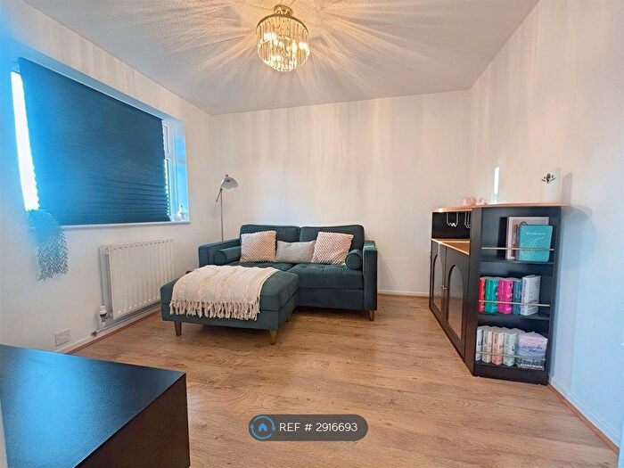 1 Bedroom Flat To Rent In Belvawney Close, Chelmsford, CM1