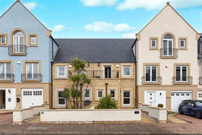 2 Bedroom Terraced House For Sale In Harbourside, Inverkip, Inverkip, Inverclyde, PA16