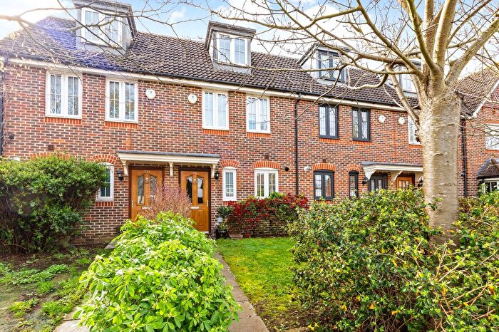 3 Bedroom Terraced House For Sale In Langley Avenue, Worcester Park, Surrey, KT4