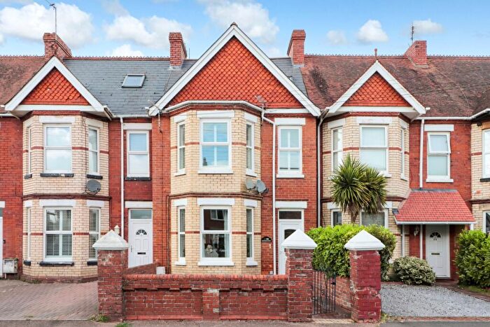 2 Bedroom Apartment For Sale In First Floor Flat, Lyndhurst Road, EX8