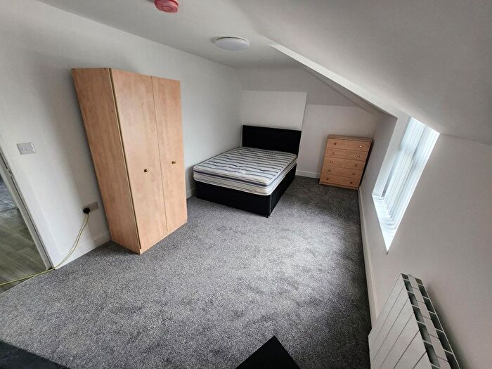 2 Bedroom Flat To Rent In Richmond Road, Cardiff, CF24