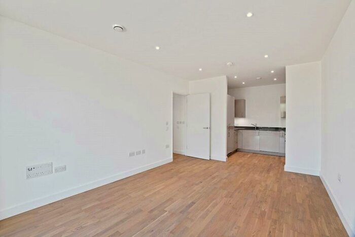 2 Bedroom Apartment To Rent In Burgess Springs, Chelmsford, CM1
