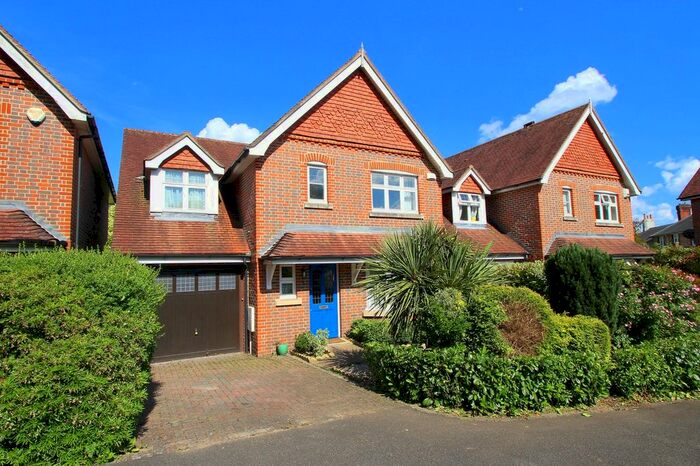 4 Bedroom Detached House To Rent In Angel Place, Cockshot Hill, Reigate, RH2