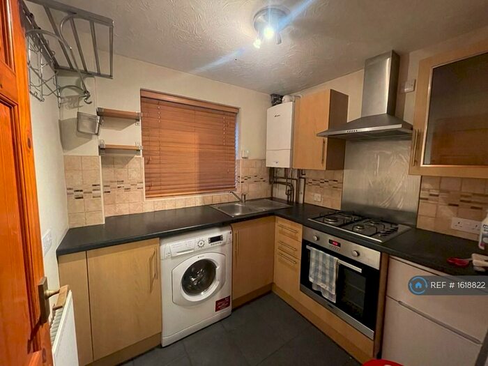 2 Bedroom End Of Terrace House To Rent In Norfolk Terrace, Aylesbury, HP20