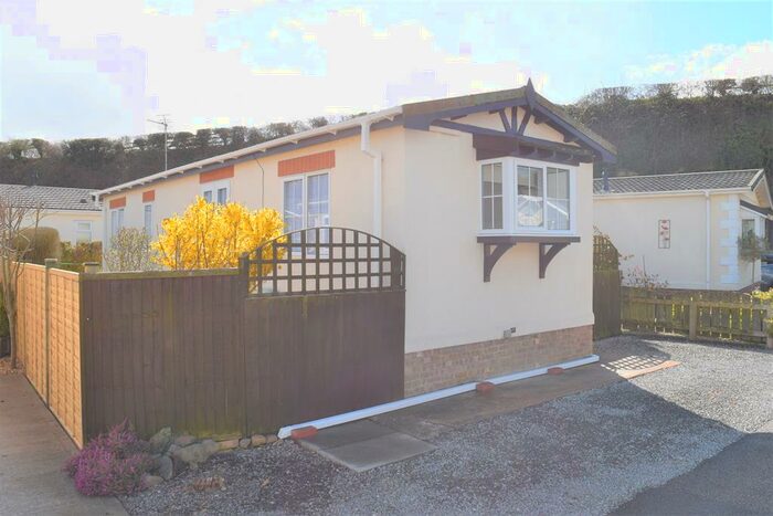 2 Bedroom Park Home For Sale In Quarry Moor Park, Ripon, HG4