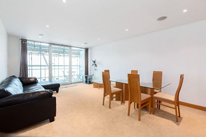 2 Bedroom Flat To Rent In Eustace Building, Queenstown Road, London, SW11