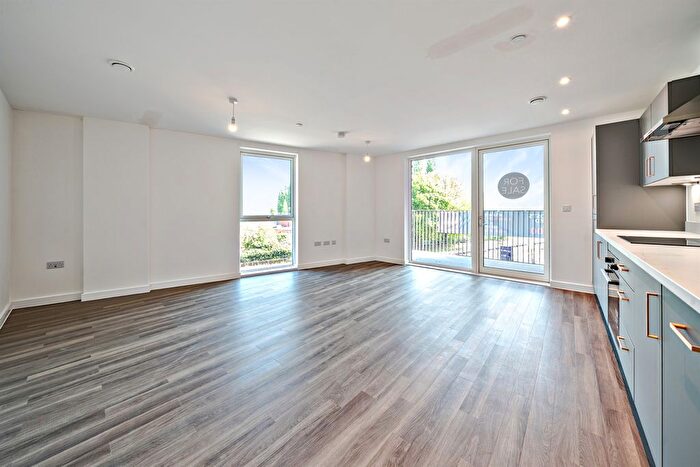 2 Bedroom Flat For Sale In Moorbridge Road, Maidenhead, SL6