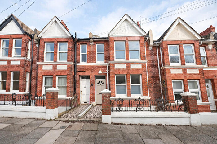 2 Bedroom Maisonette For Sale In Dyke Road Drive, Brighton, BN1