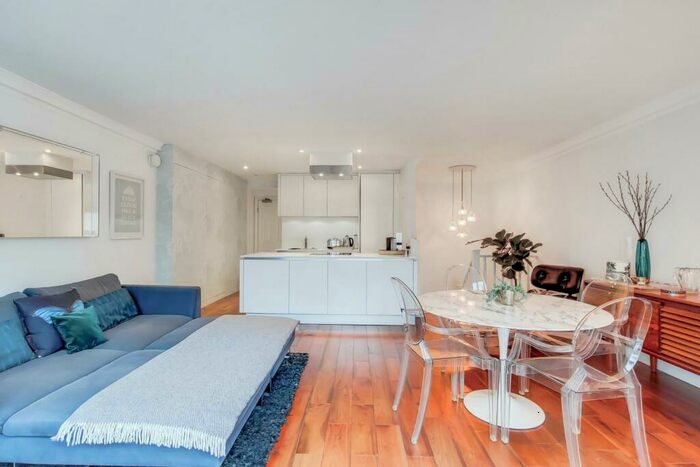 1 Bedroom Duplex To Rent In City Road, Shoreditch, EC1Y