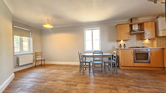 2 Bedroom Flat To Rent In Kings Court, Dartford, DA1