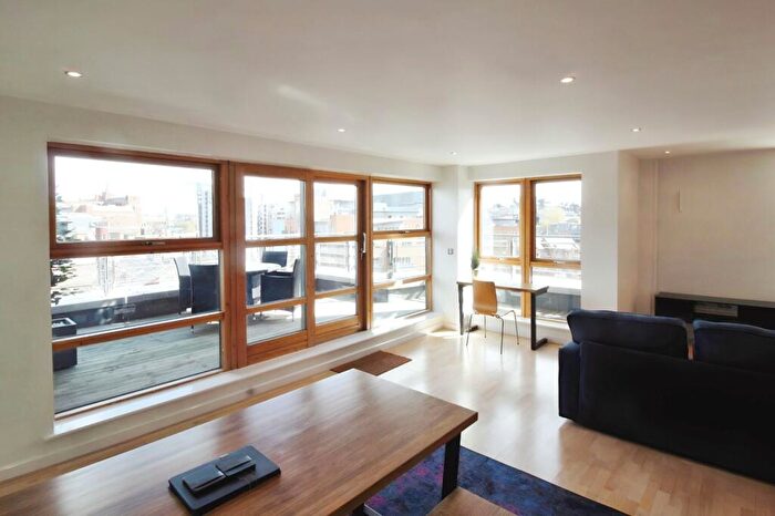 2 Bedroom Penthouse To Rent In Leeds, Uk, LS10