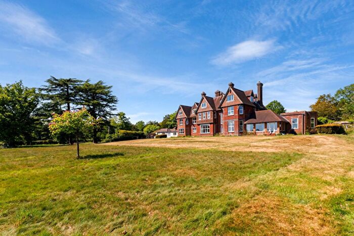 2 Bedroom Flat To Rent In Ends Place, Byfleets Lane, Warnham, Horsham, RH12