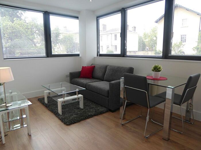 1 Bedroom Apartment To Rent In Hanover House, Kings Road, Reading, RG1