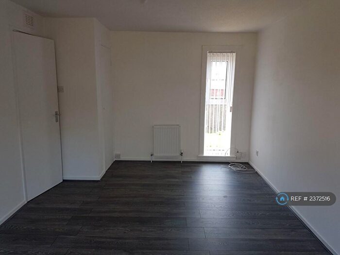 3 Bedroom Terraced House To Rent In Montrose Avenue, Port Glasgow, PA14