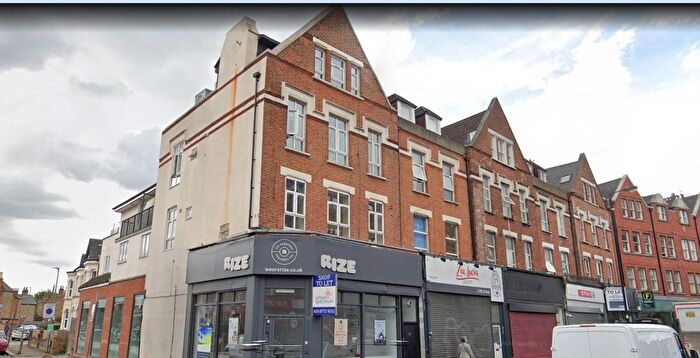 Studio To Rent In Balham High Road, London, SW12