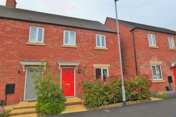 3 Bedroom Semi-Detached House To Rent In Maresfield Road, Barleythorpe, Oakham, LE15