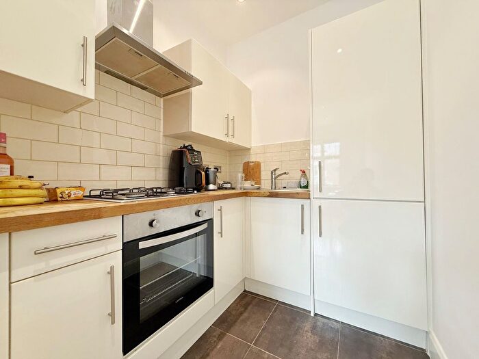 1 Bedroom Flat To Rent In The Parade, High Street, Watford, Hertfordshire, WD17