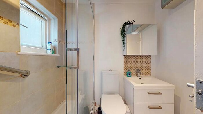 1 Bedroom Flat To Rent In Gambier House, Mora Street, London, EC1V