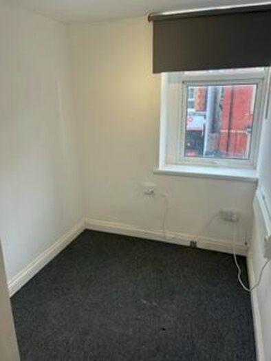 2 Bedroom Flat To Rent In Albany Road, Cardiff, CF24