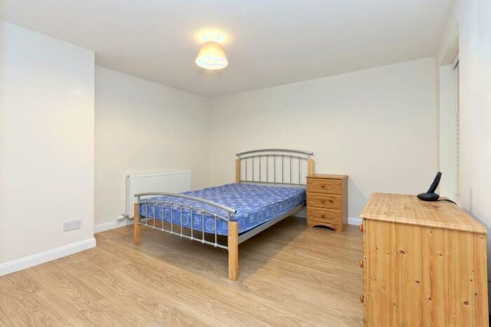 2 Bedroom Apartment To Rent In Park Street, City Centre, Aberdeen, AB24