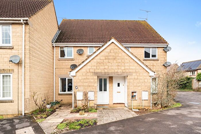 1 Bedroom Flat For Sale In Drift Close, Cirencester, Gloucestershire, GL7