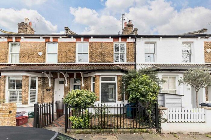 2 Bedroom Flat To Rent In Dale Street, London, W4